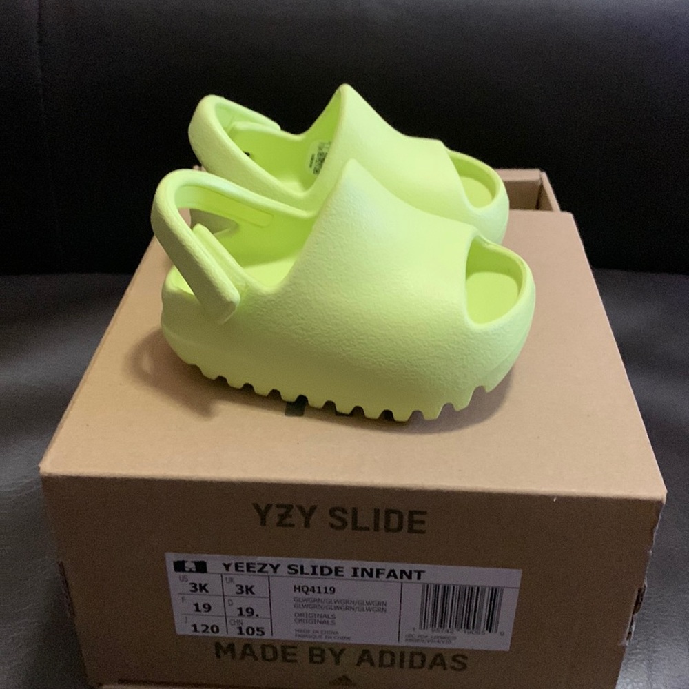 Yeezy Slide Infant. The cutest shoes EVER. - Picture 1 of 3